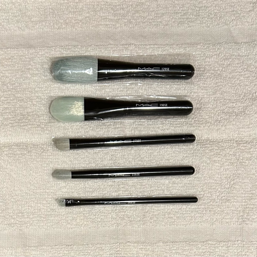 MAC X Liz Goldwyn Holiday Travel Brush Set